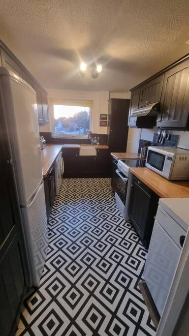 Spacious Self Contained Flat In Superb Location Lymington Bagian luar foto